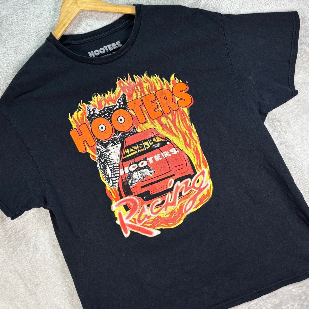Hooters Racing Men's Graphic T-Shirt Black Flame NASCAR Style XL Y2K Hot Rod Vtg